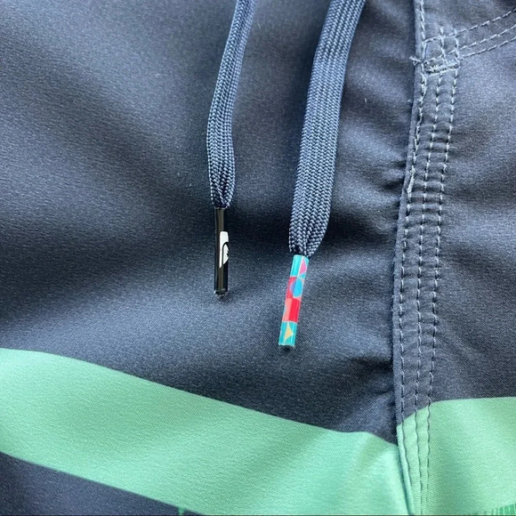 Quick Silver Short Size 36 Surf WaterMan - Picture 9 of 15